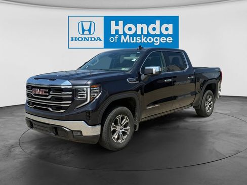 Used 2025 GMC Sierra 1500 SLT AWD/4WD image 1