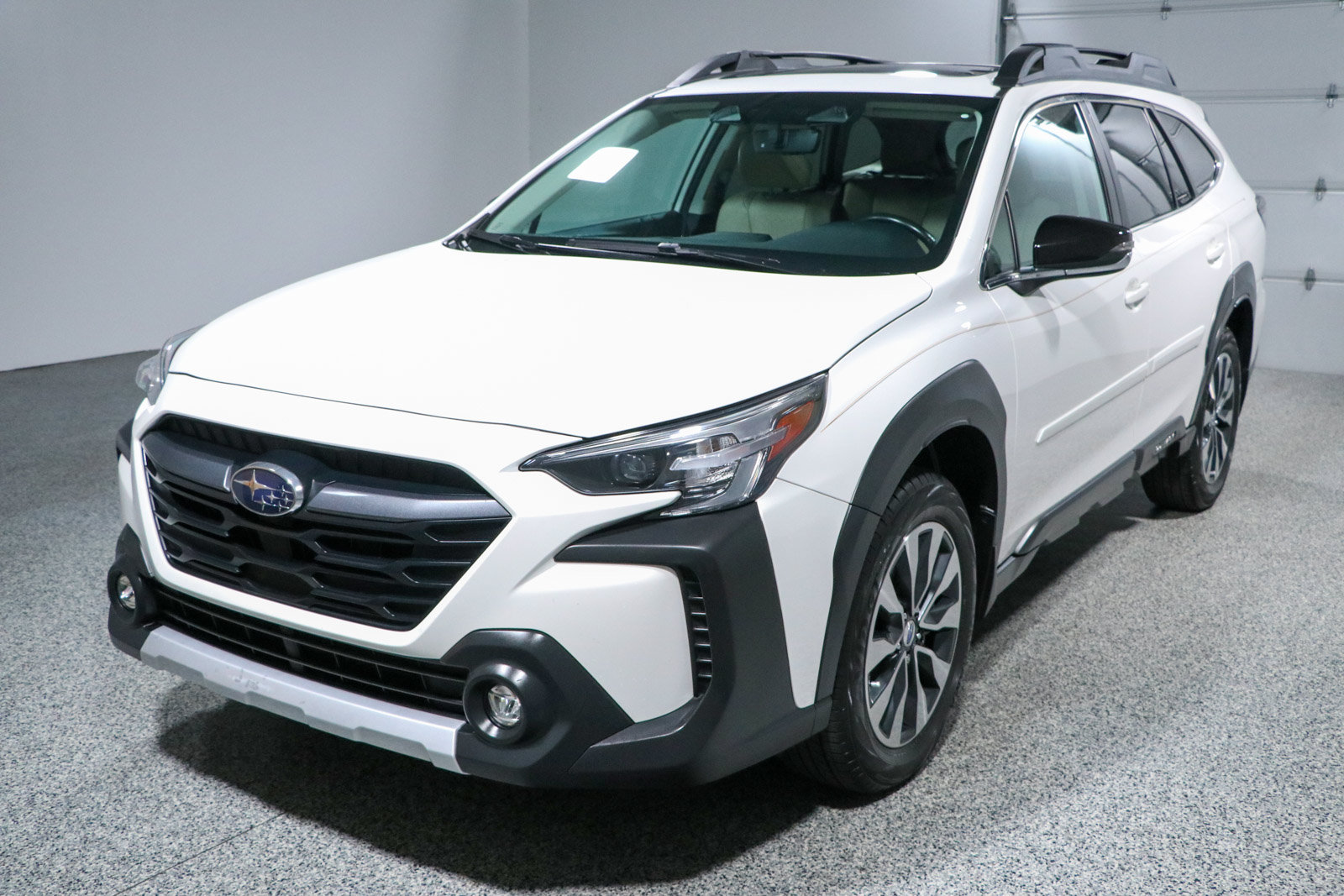 Used 2023 Subaru Outback Limited AWD/4WD image 32