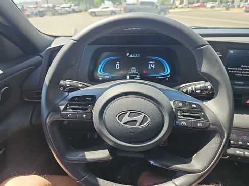 Used 2025 Hyundai Elantra Sport FWD image 14
