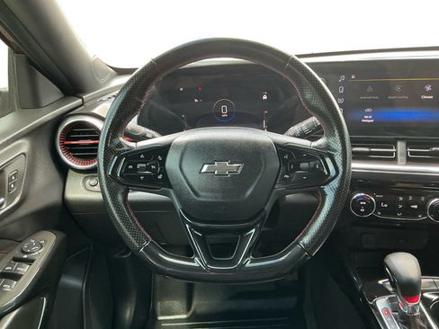 Used 2025 Chevrolet Trax RS w/ Driver Confidence Package FWD image 18
