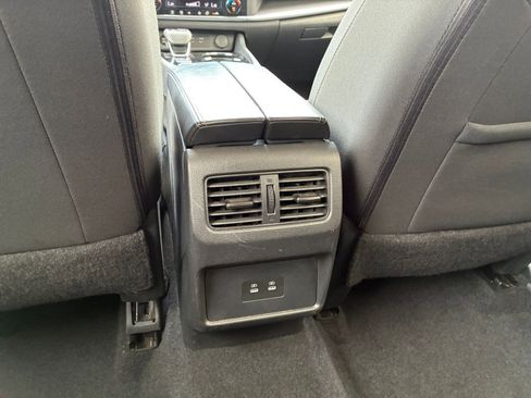 Used 2025 Nissan Rogue SV FWD image 24