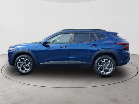 Used 2024 Chevrolet Trax LT w/ Driver Confidence Package FWD image 8