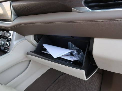 Certified 2021 GMC Yukon Denali w/ Denali Ultimate Package image 40