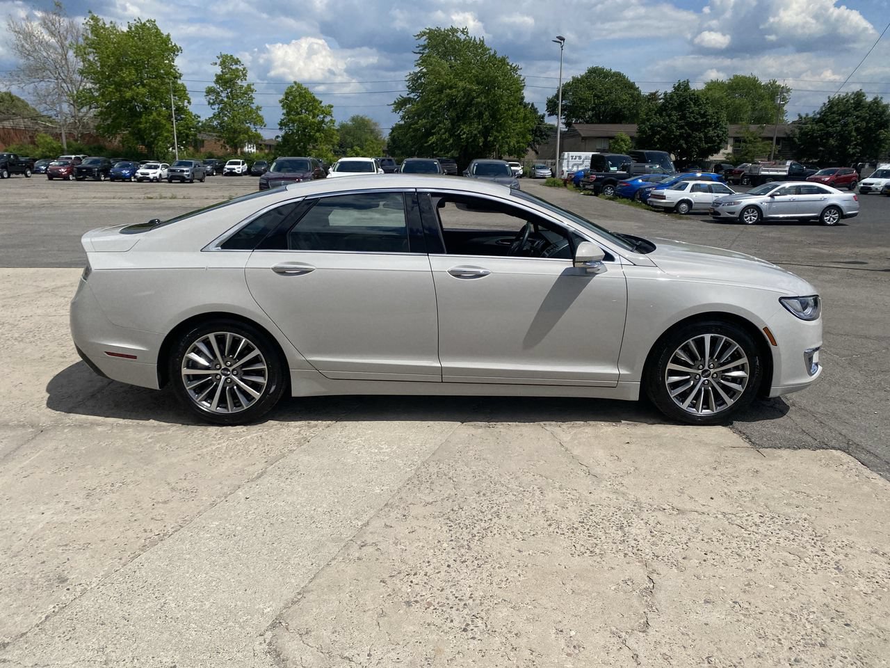 Used 2020 Lincoln MKZ AWD w/ Convenience Package image 9
