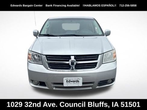 Used 2008 Dodge Grand Caravan SXT FWD image 2