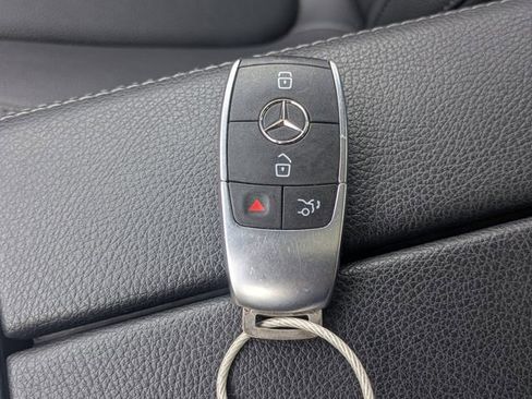 Used 2025 Mercedes-Benz CLA 250 4MATIC image 32