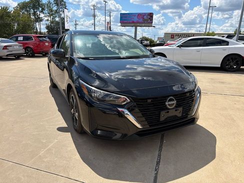 Used 2024 Nissan Sentra SV FWD image 2