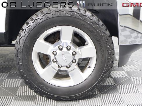 Used 2019 Chevrolet Silverado 2500 LT w/ LT Plus Package AWD/4WD image 3