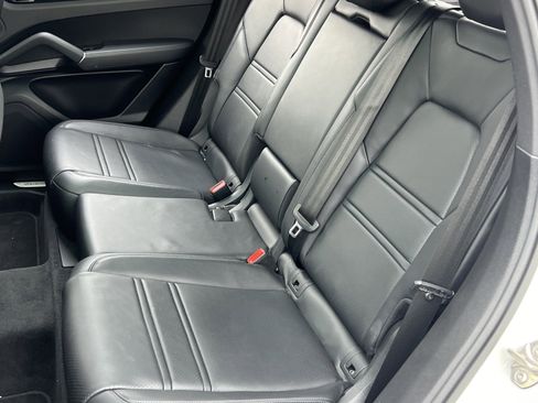 Certified 2021 Porsche Cayenne Coupe image 17