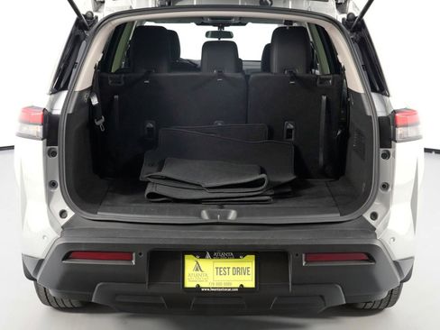 Used 2024 Nissan Pathfinder S image 9