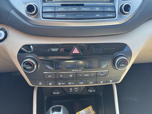 Used 2016 Hyundai Tucson Limited w/ Option Group 03 FWD image 20