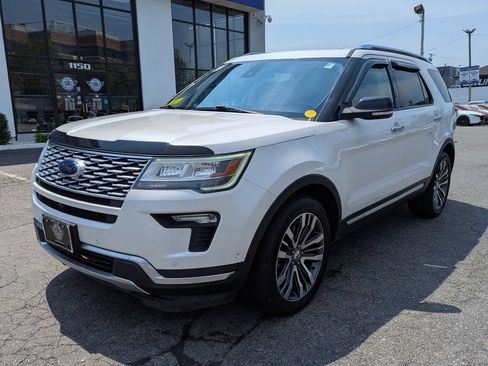 Used 2018 Ford Explorer Platinum AWD/4WD image 2