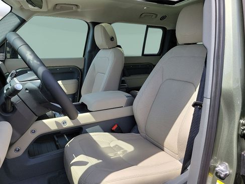 Used 2024 Land Rover Defender 130 S image 8