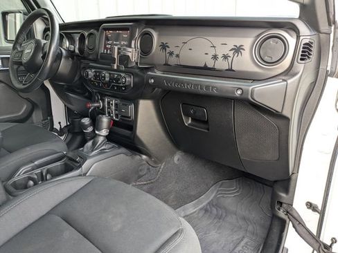 Used 2021 Jeep Wrangler Unlimited Sport image 6