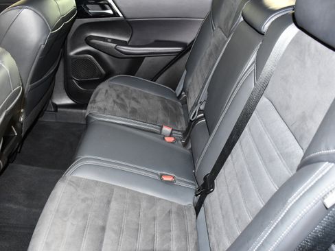 Used 2022 Mitsubishi Outlander SE AWD/4WD image 46