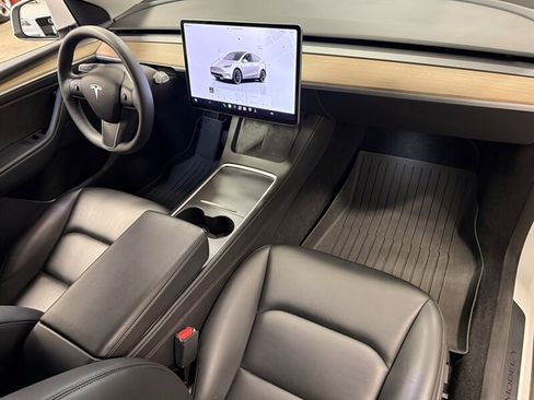 Used 2023 Tesla Model Y Long Range AWD/4WD image 12