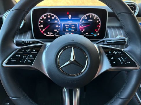 Used 2026 Mercedes-Benz GLC 300 4MATIC image 23
