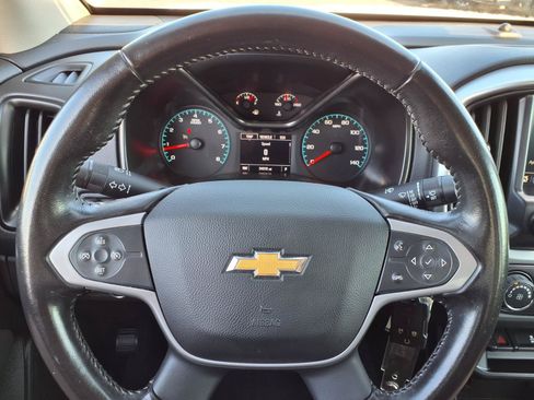 Used 2022 Chevrolet Colorado LT w/ LT Convenience Package AWD/4WD image 11