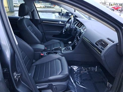 Used 2017 Volkswagen Golf SEL image 18