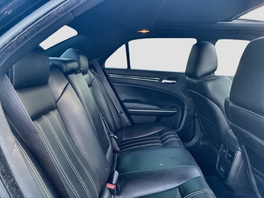 Used 2022 Chrysler 300 S RWD image 28