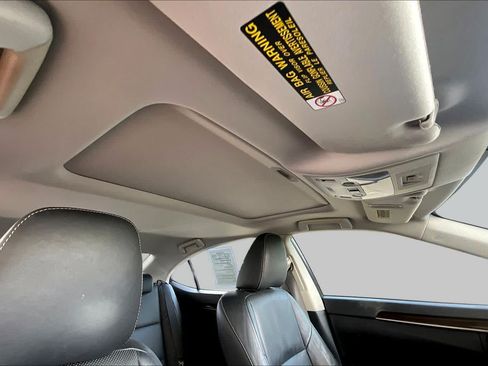 Used 2014 Lexus ES 350 w/ Luxury Package FWD image 12
