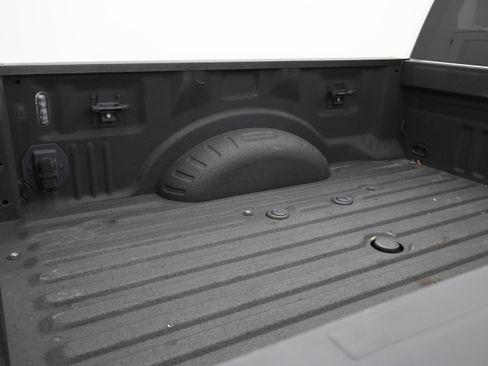 Used 2022 Ford F250 XLT w/ Black Appearance Package image 5