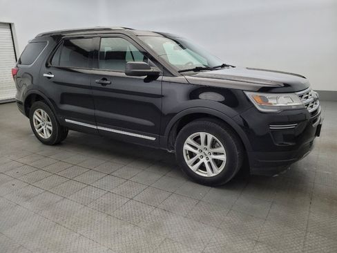 Used 2019 Ford Explorer XLT image 11