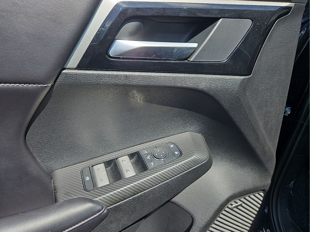Used 2025 Mitsubishi Outlander SE AWD/4WD image 12