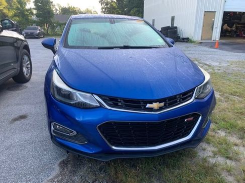 Used 2017 Chevrolet Cruze LT w/ Convenience Package FWD image 3