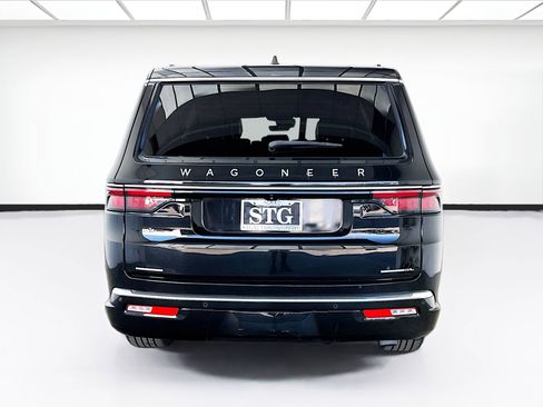 Used 2023 Jeep Wagoneer L Series II AWD/4WD image 5
