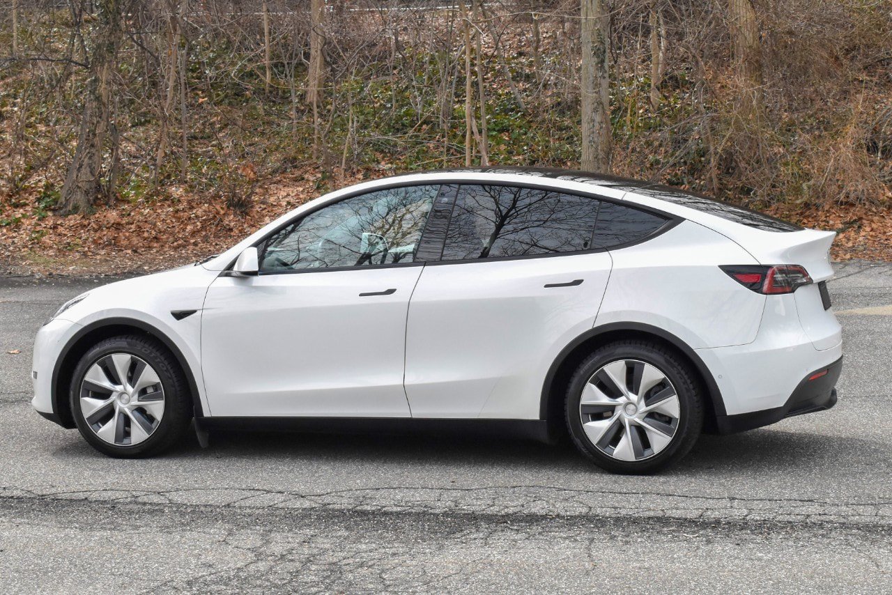 Used 2021 Tesla Model Y 2WD image 5