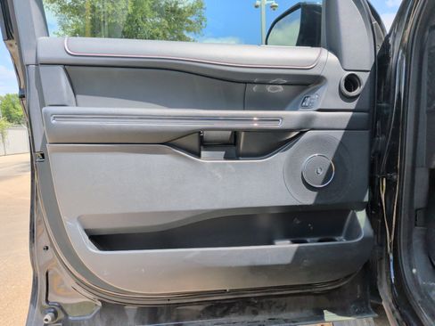 Used 2023 Ford Expedition Limited AWD/4WD image 14
