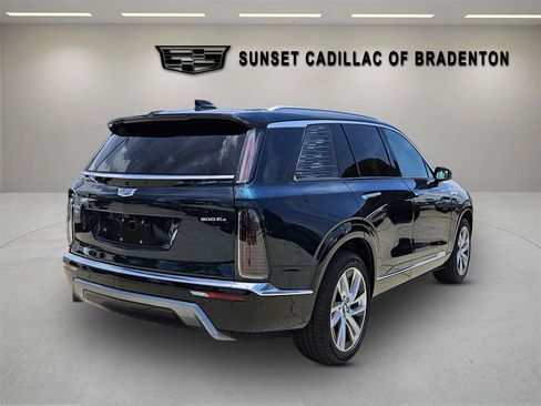 New 2026 Cadillac Vistiq Luxury w/ LPO, Floor Liner Package image 7