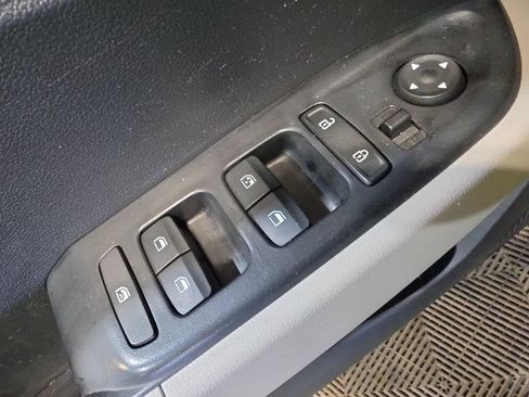 Used 2024 Hyundai Venue SEL FWD image 15