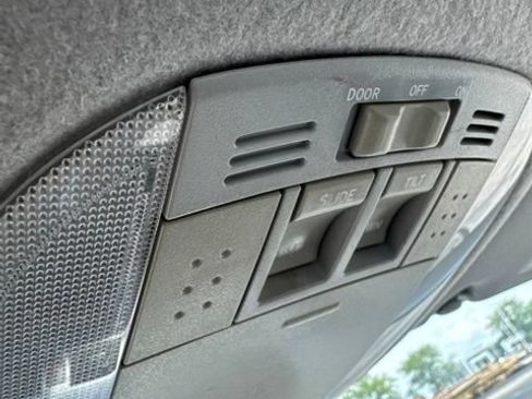 Used 2011 Toyota Corolla LE FWD image 23