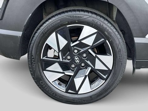 Used 2024 Hyundai Kona SEL w/ Convenience Package FWD image 6