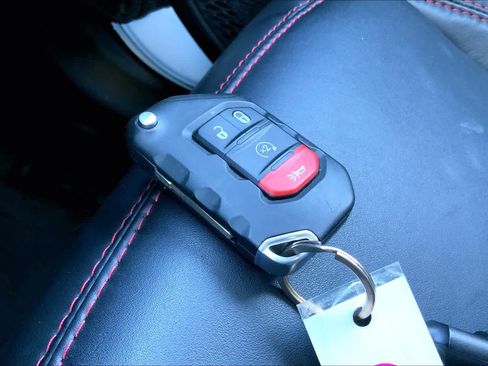 Used 2024 Jeep Wrangler Unlimited Rubicon image 15