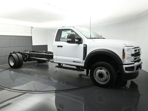 New 2026 Ford F550 2WD Regular Cab Super Duty image 3