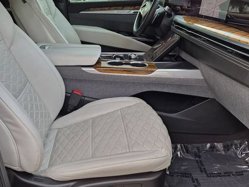 Certified 2025 Cadillac Escalade Sport Platinum AWD/4WD image 30