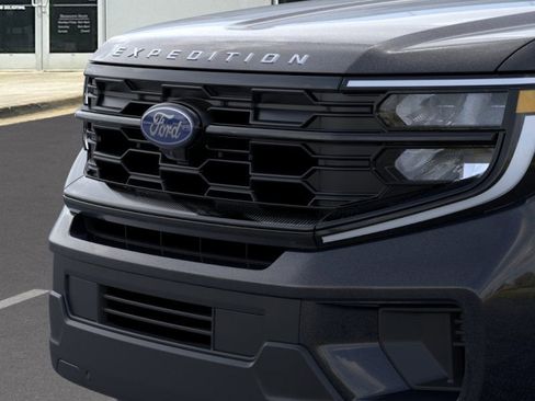 New 2025 Ford Expedition Active image 17