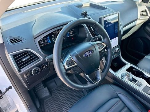 Used 2024 Ford Edge SEL w/ Sport Appearance Package AWD/4WD image 9
