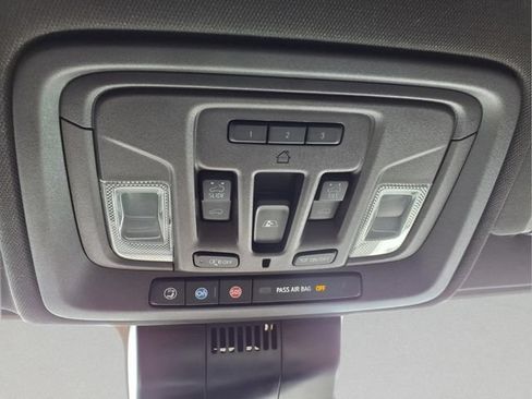Used 2024 Chevrolet Silverado 1500 LTZ AWD/4WD image 41