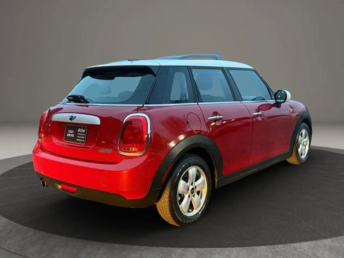 Used 2015 MINI Cooper 4-Door Hardtop image 4