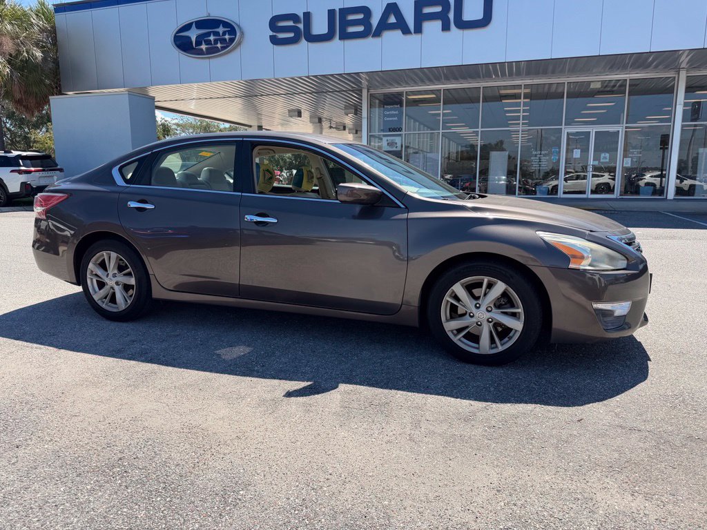 Used 2013 Nissan Altima 2.5 SV FWD image 1