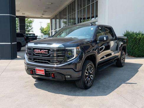 Used 2023 GMC Sierra 1500 AT4 w/ AT4 Premium Package AWD/4WD image 3