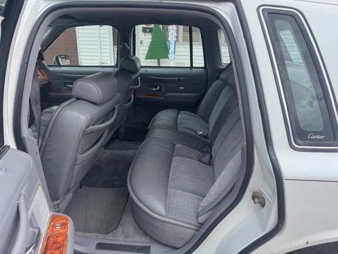 Used 1993 Lincoln Town Car Cartier image 9