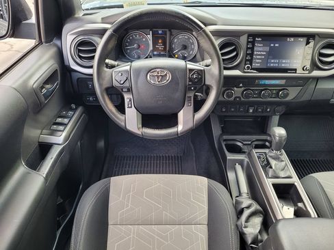 Used 2023 Toyota Tacoma TRD Off-Road w/ Technology Package AWD/4WD image 10