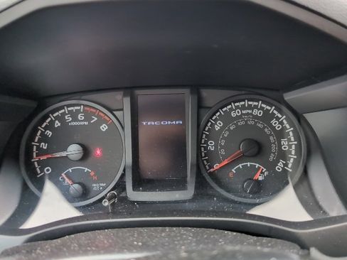 Used 2022 Toyota Tacoma SR image 15