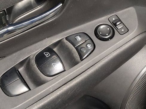 Used 2022 Nissan Kicks SV FWD image 27