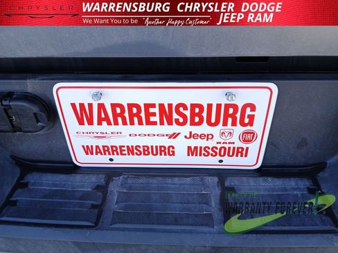 Used 2025 Toyota Tacoma SR5 image 33